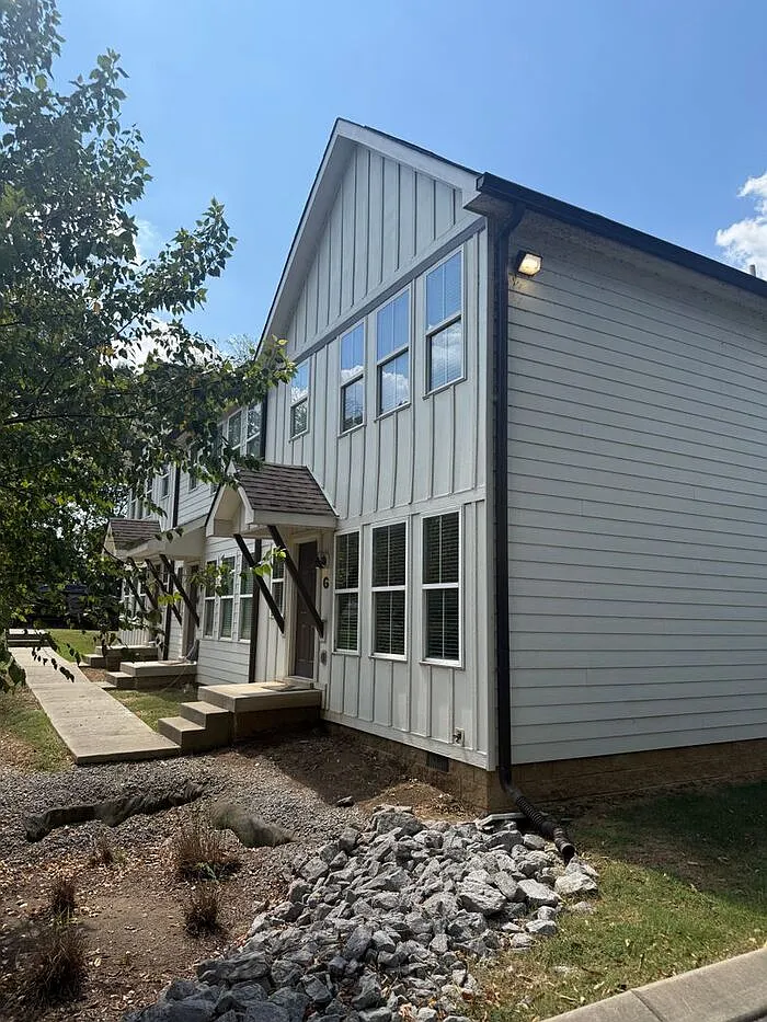 2 bed, 2.5 bath, 1260 sqft, $1,895 — Photo 3