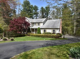 31 Mayfield Ter, East Lyme, CT 06333