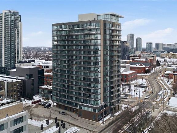 4th image of 85 Duke St W #808