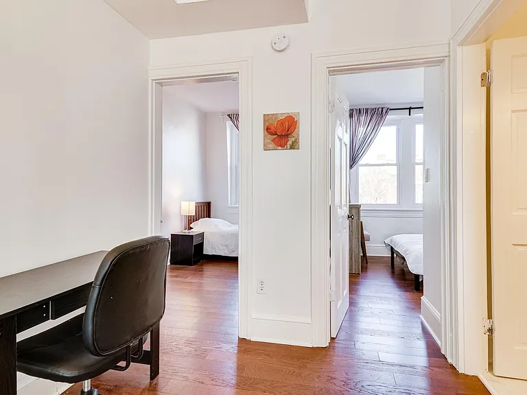 409 Constitution Ave NE #4 — Photo 6