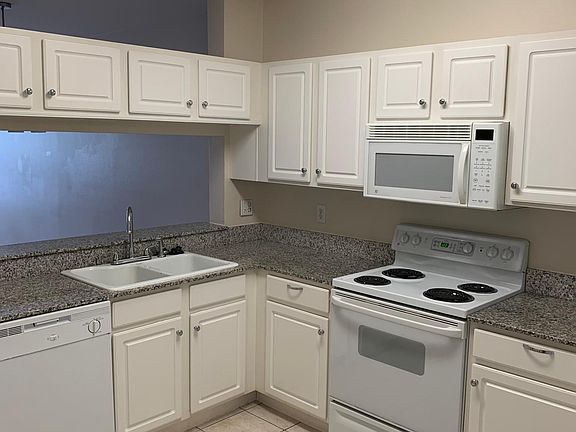 5th image of 2452 Lake Woodberry Cir
