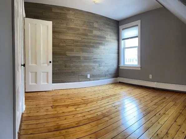 15 Broad St APT 6, North Attleboro, MA 02760