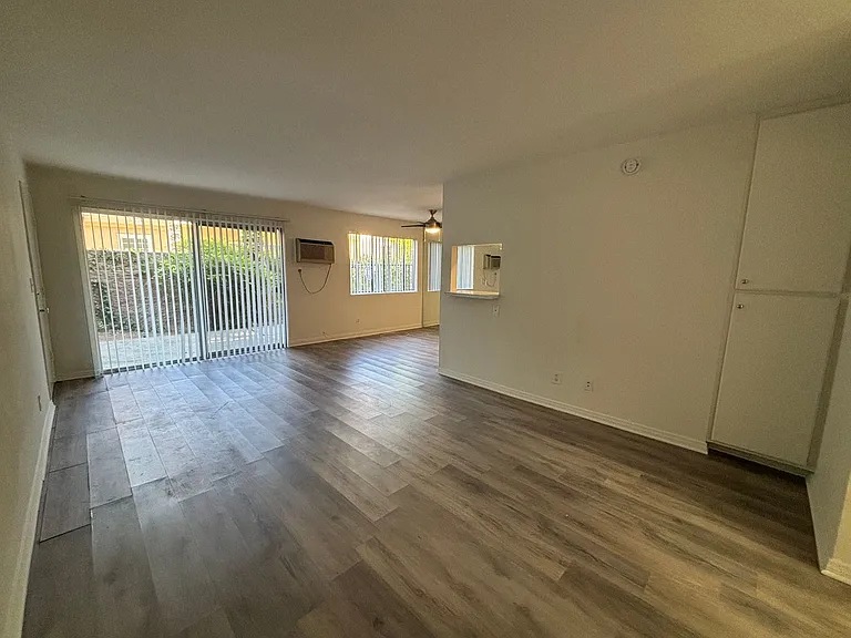 5245c — Photo 10