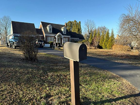 3rd image of 2690 Strasburg Rd