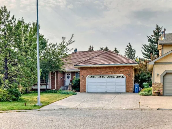 131 N Varsity Estates Ter NW, Calgary, AB T3B 5J6