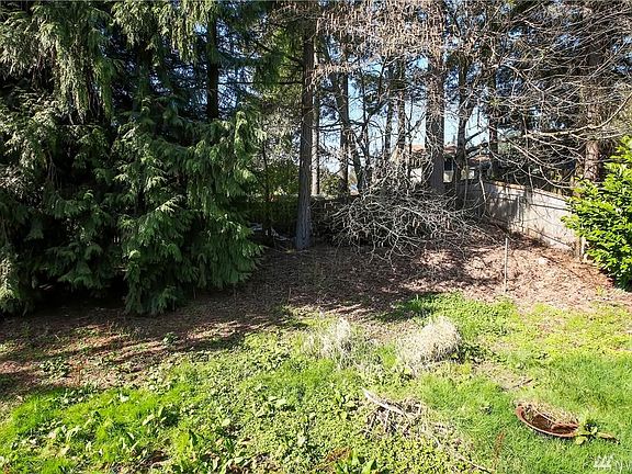 5th image of 4604 Basswood Ct SE