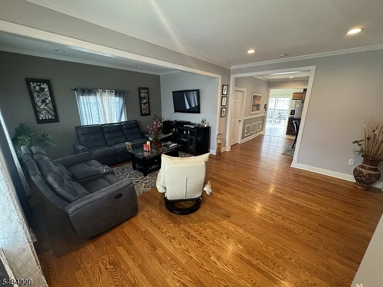 137 Boston Ave — Photo 8