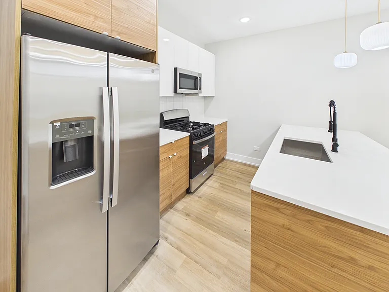 6220 S King Dr #2 — Photo 7