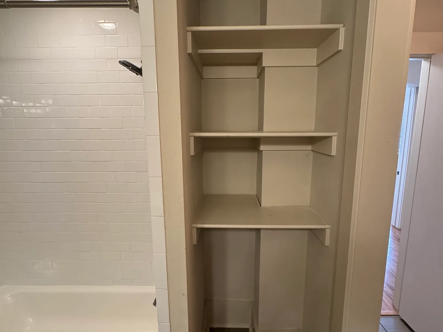 1 bed, 845 sqft, $1,295 — Photo 3