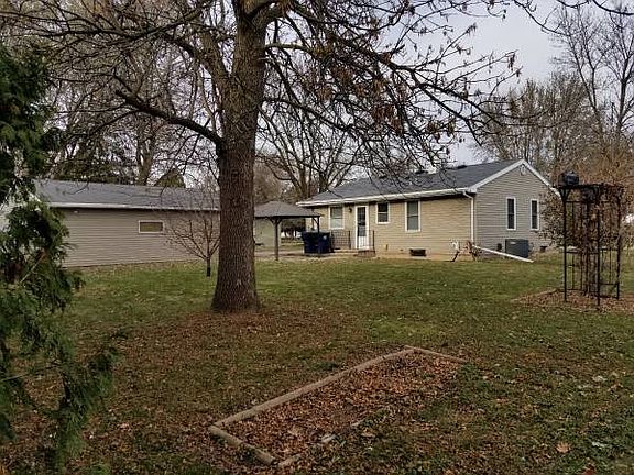 2nd image of 1481 Deerwood Dr