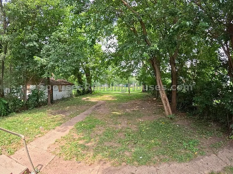 2336 Sycamore St — Photo 14