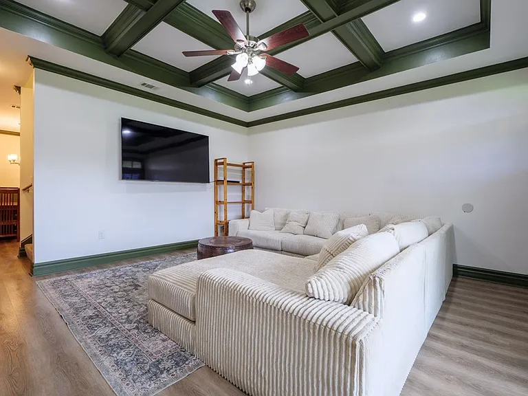 4063 McKenzie Ln — Photo 2