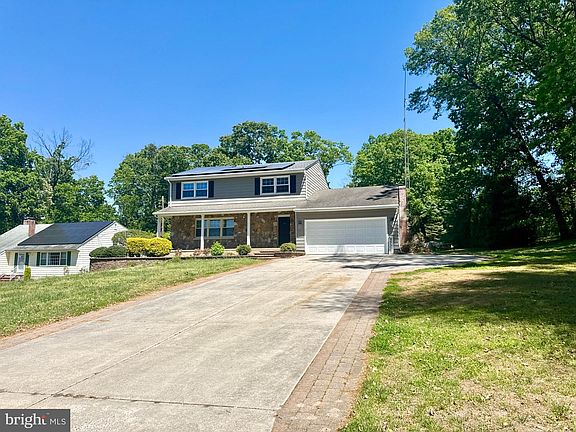 4th image of 19 Oak Dr