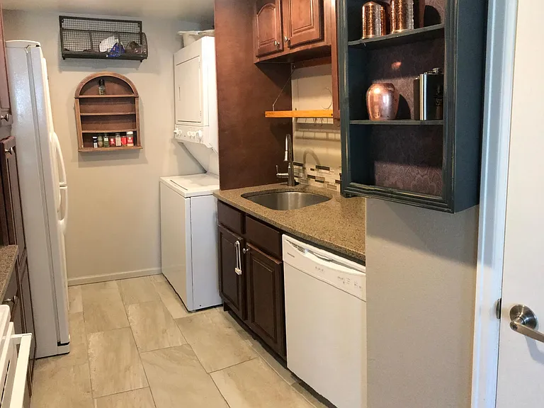 9005 E Lehigh Ave #10 — Photo 4