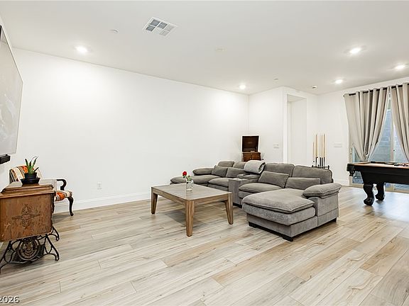5th image of 10135 Carmine Clay Dr