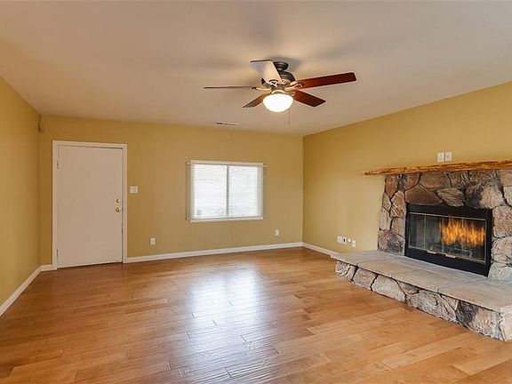 5th image of 1050 Circle Ln