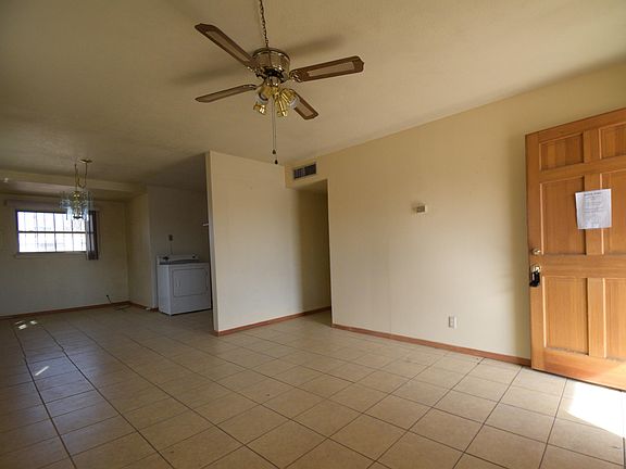 3rd image of 5217 Saxon Dr
