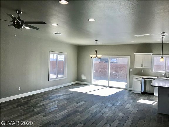 4th image of 401 Driftwood Dr