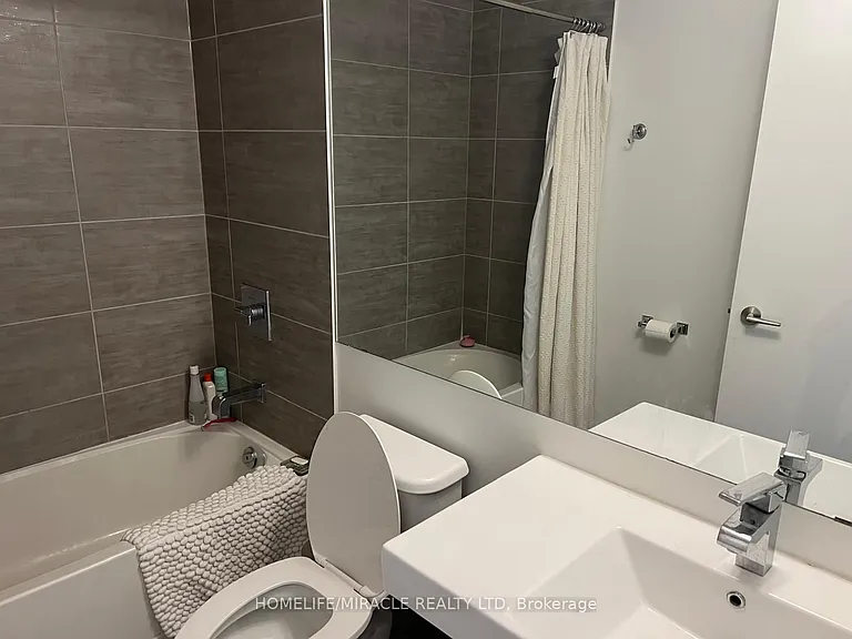 478 King St W #1104 — Photo 10