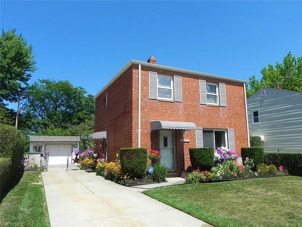 24501 Puritan Ave photo 1