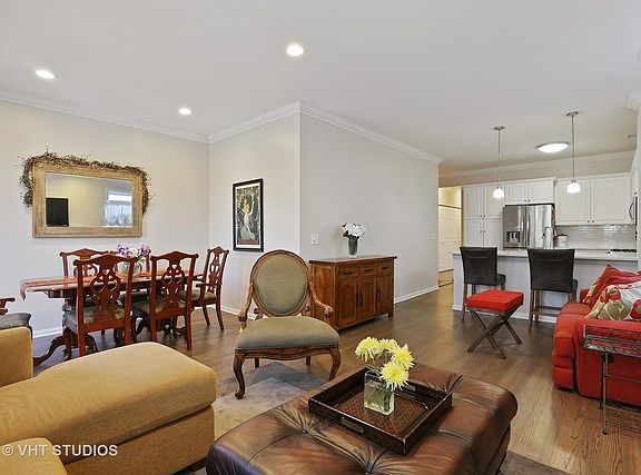 2nd image of 1947 N Hudson Ave APT B