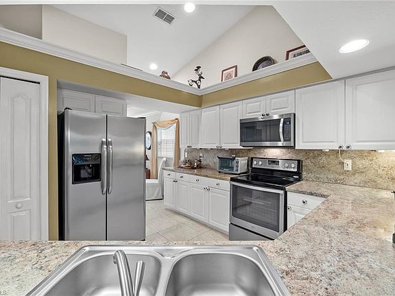 5th image of 343 Dover PL #A-202