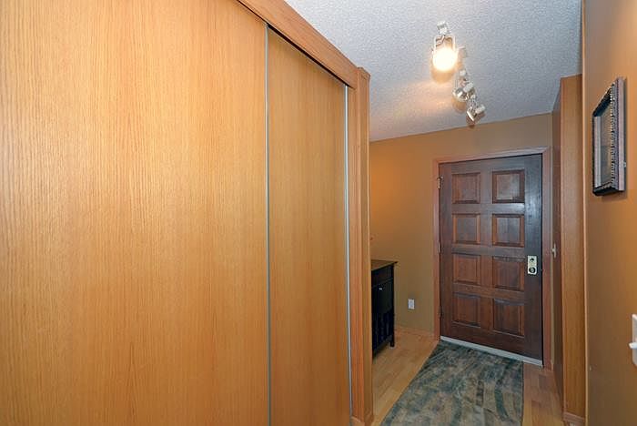 1st image of 1390 Carling Dr APT 215