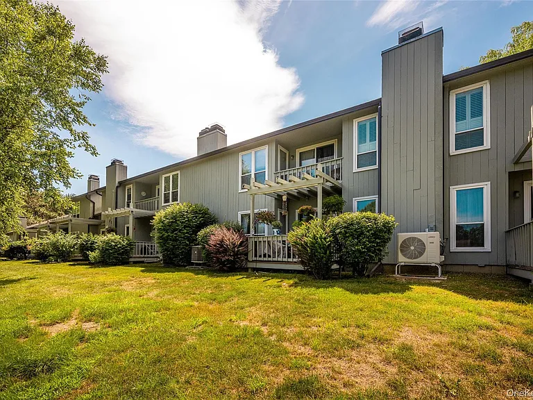 21 Pond Dr W — Photo 28