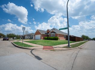 2741 Ensenada Ln, Fort Worth, TX 76108