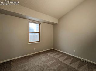 8615 Pepperridge Dr, Colorado Springs, CO 80920