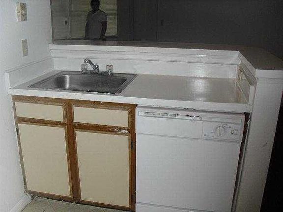 5th image of 1401 Village Blvd APT 1521