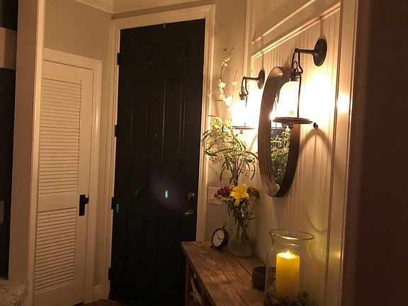 4th image of 27060 Victoria Ln