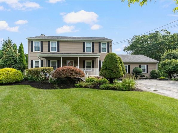 67 Peck Hill Rd, Johnston, RI 02919