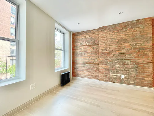 Rented by Avenues Real Estate | media 13