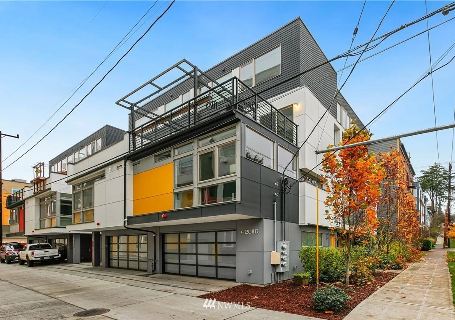 Amazing Capitol Hill Townhome 2/2.5 with 2 car garage — Photo 1