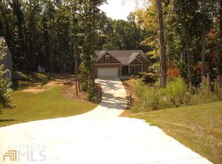 5175 Scenic View Rd, Flowery Branch, GA 30542