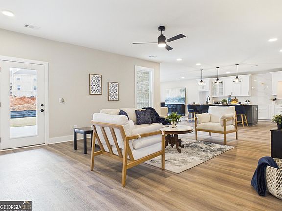 5th image of 106 Neal Point