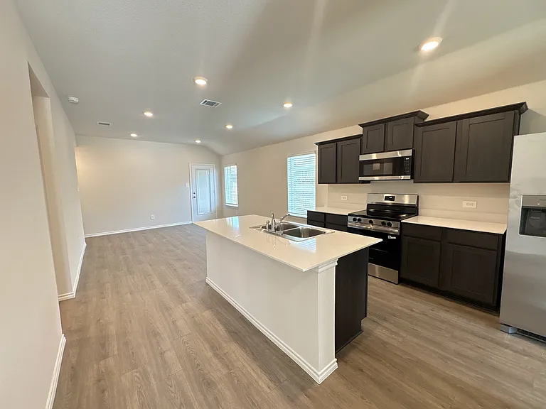 3317 Catamount Dr — Photo 4