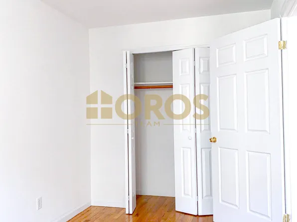 539 East 6th Street image 7 of 10