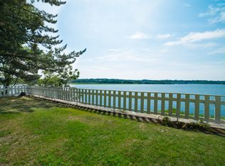 100 River Rd, Stratford, CT 06614