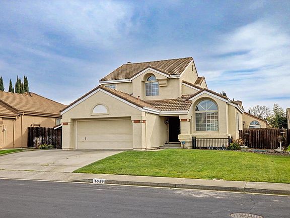 2nd image of 1030 Fox Hound Road