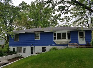 1832 Agate St N, Maplewood, MN 55117
