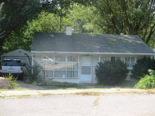 6671 Decatur St, Omaha, NE 68104