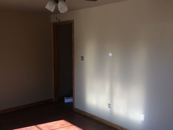 5th image of 927 E Santa Clara St #D