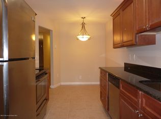 233 Medford Ct UNIT J, Manalapan, NJ