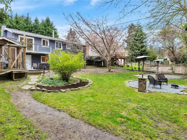 3424 Hammond Bay Rd, Nanaimo, BC V9T 1E6