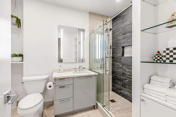 Rented by Sotheby's International Realty | media 8