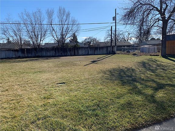 5th image of 1212 Arlington Dr