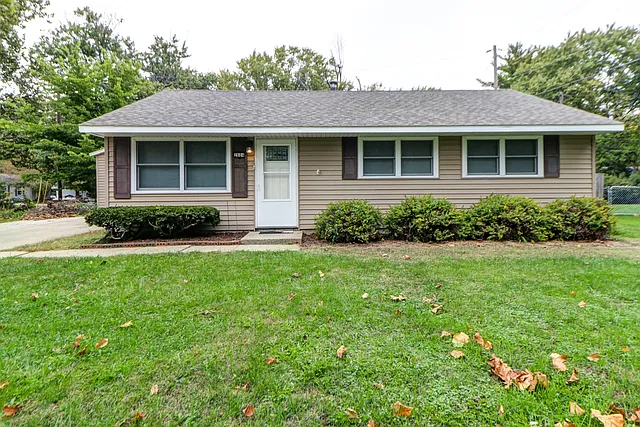 2604 Sangamon Dr photo 1