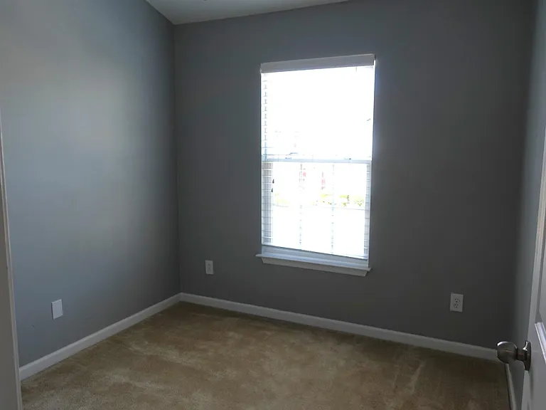202 Elise Dr #1 — Photo 35